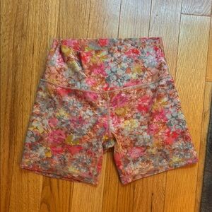 Lululemon Athletica Pink Floral Bike Shorts size 8